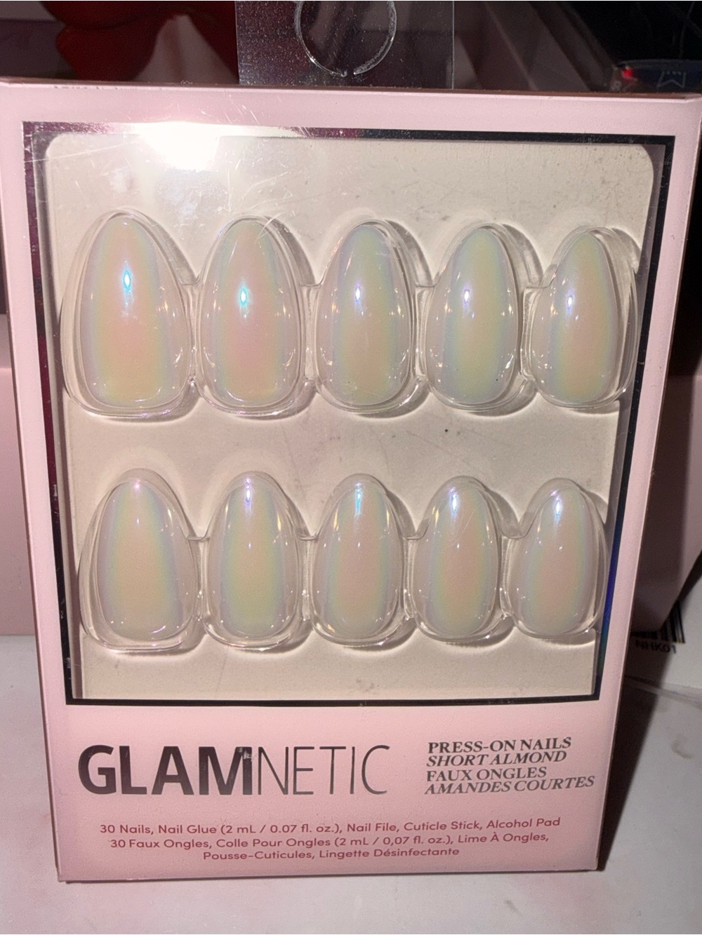 GLAMNETIC Iridescent Press-On Almond Nails